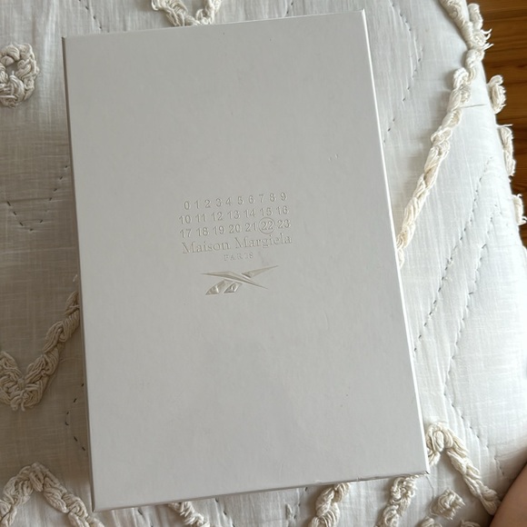 MAISON MARGIELA REEBOK TABI SNEAKERS - Picture 3 of 13